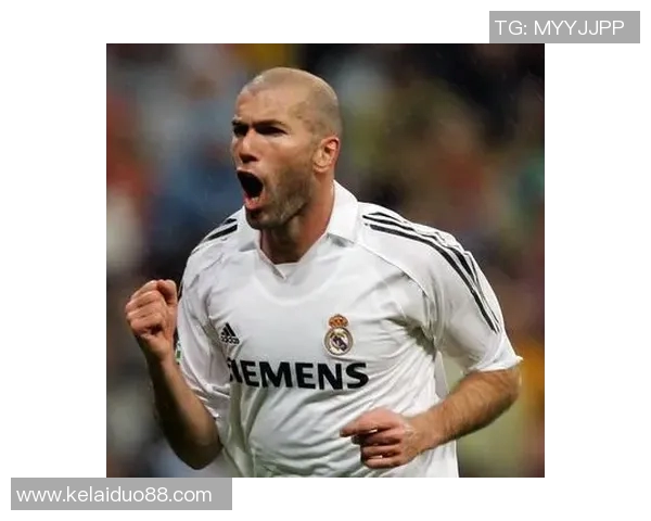 2米身高足球球星的巅峰之路与赛场统治力全景解析